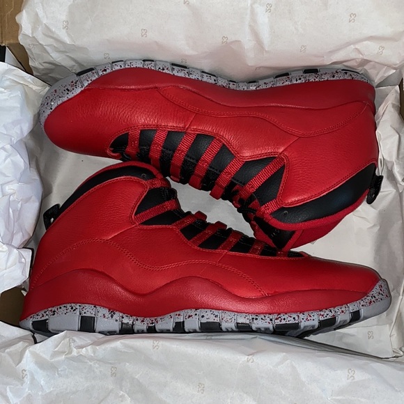 Jordan 10 Bulls Over Broadway - Picture 3 of 6